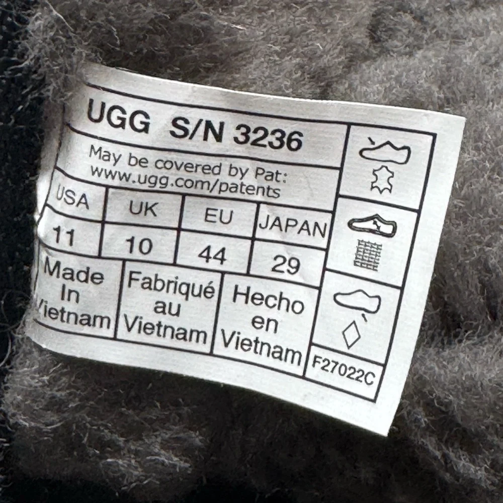UGG stylish warm